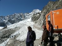 Click to see big picture (667x500 pixels; 114 KB)